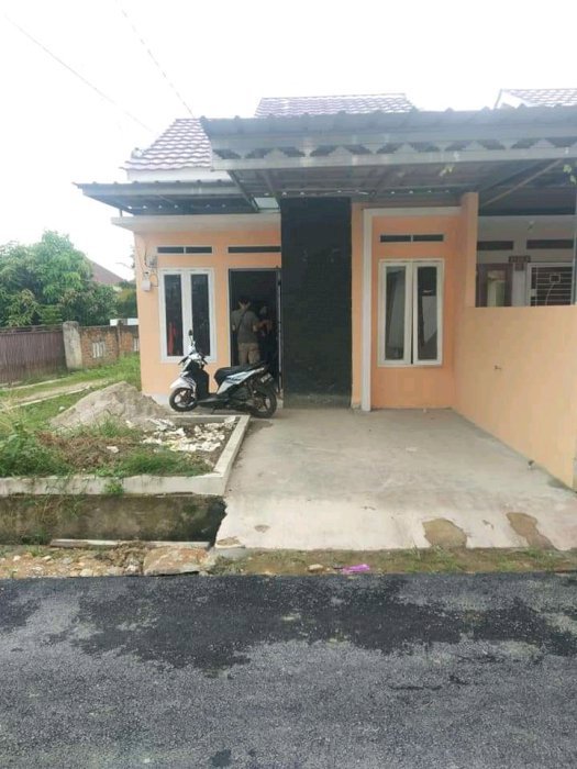 Rumah siap huni dala. Komplek perumahan