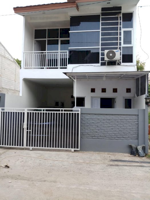 Azila towhhouse ready stok