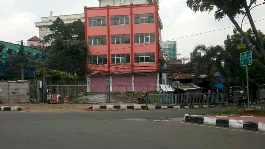 Ruko baru gandeng 3 lt 444 m2 di Mampang Prapatan - Jakarta Selatan murah
