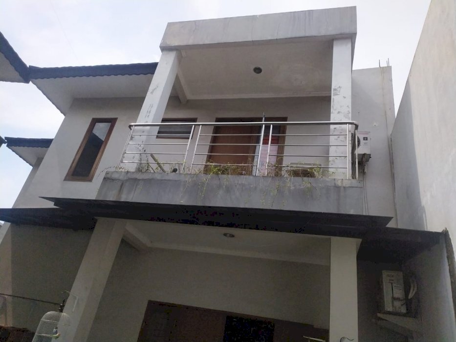 Cluster Alam Sutera. Cluster Lama masih Asri. Banyak pepohonan