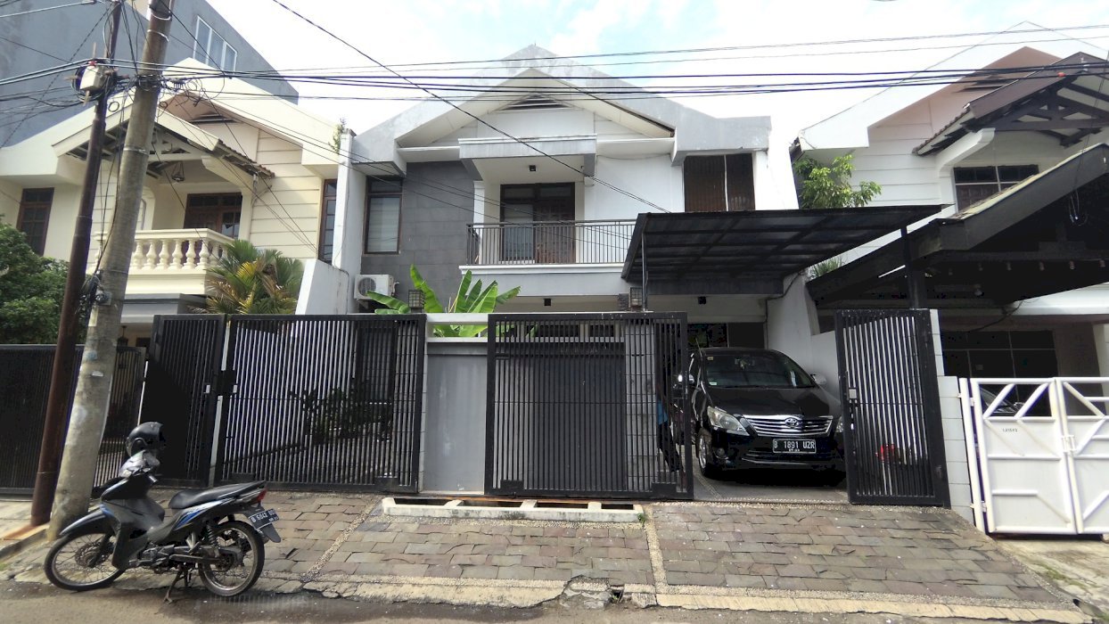 Rumah kelapa gading janur indah depan MKG
