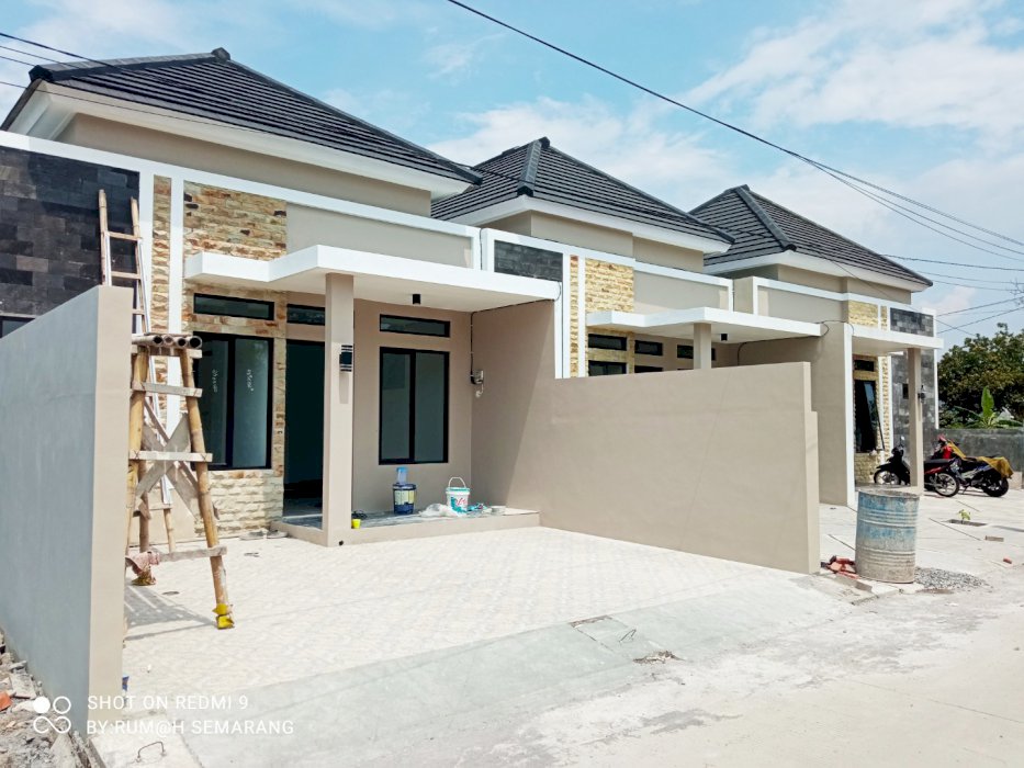 Rumah Istimewa Dkat Jalan Raya Majapahit Pedurungan Semarang Timur