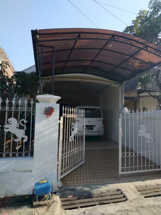 Rumah Villa Batu mewah