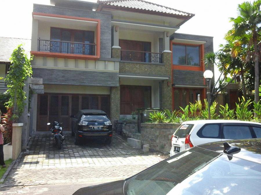 RUMAH MEGAH TERAS AYUNG DENPASAR BALI