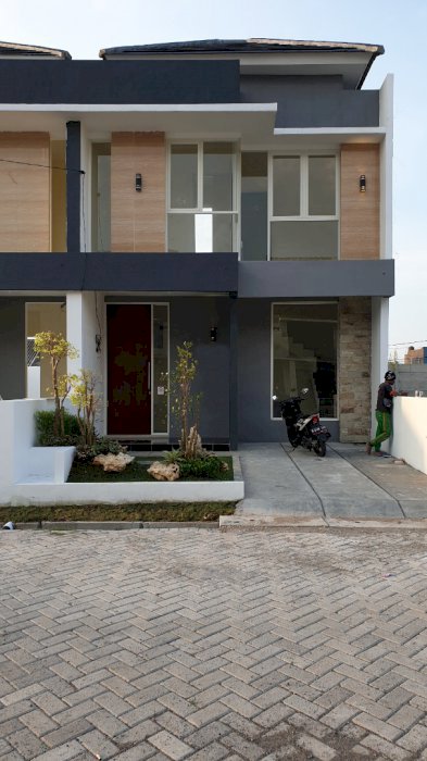 RUMAH BARU 2 LANTAI MURAH Area Rungkut Surabaya ( dekat rencana OERR)