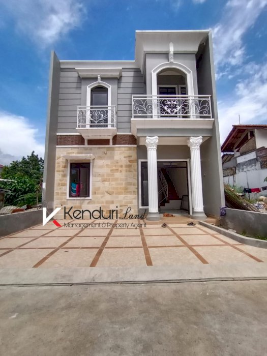 Hunian Mewah Classic Lokasi Dekat Jalan Raya