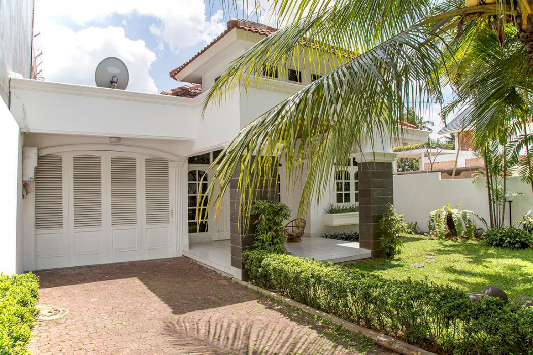 Rumah secondary tanah luas di bawah pasaran di cilandak cipete