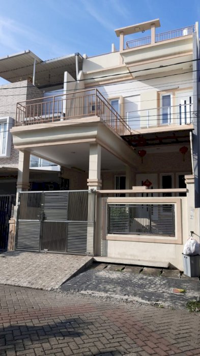 Di jual cepat rumah taman Surya 5