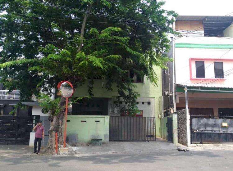 Dijual rumah 2 lantai - belakang ITC Roxymas