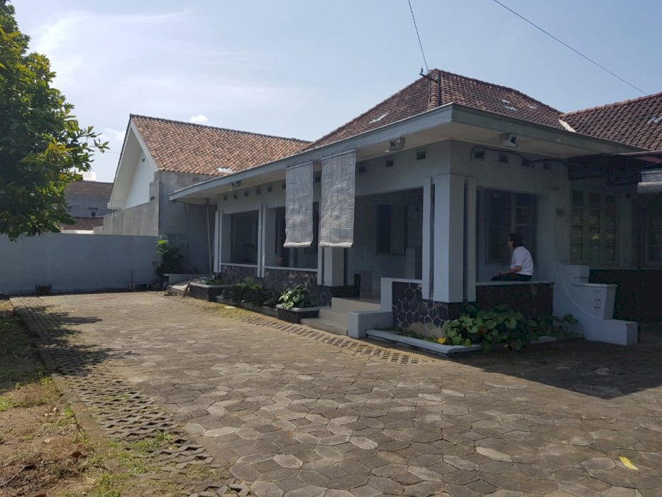 DIJUAL RUMAH Kebun Luas Tengah Kota DI SURAKARTA SOLO