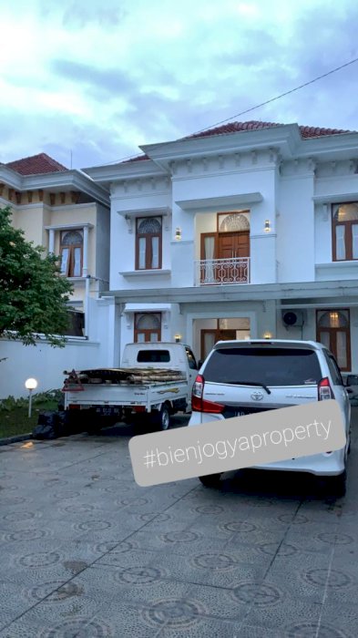 DIJUAL RUMAH SUPER MEWAH DI YOGYAKARTA