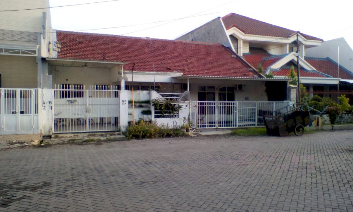 DIJUAL RUMAH KOST KLAMPIS HARAPAN SURABAYA TIMUR 1 LANTAI HARGA MURAH