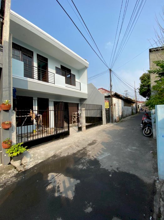 Dijual Rumah Full Renovasi 2,5 Lantai Dekat Binus Anggrek Kebon Jeruk
