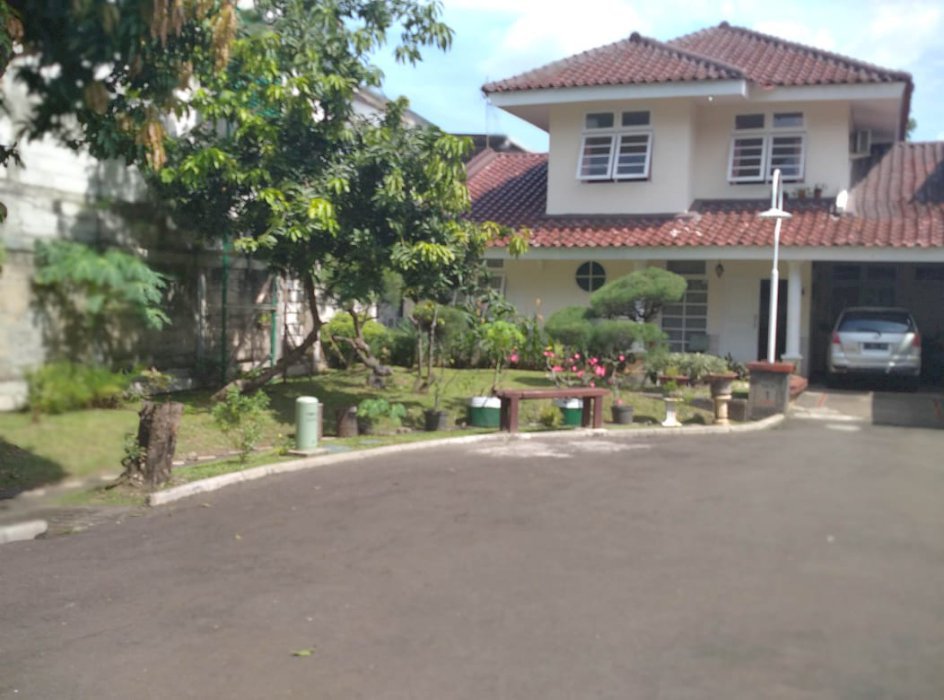 DIJUAL RUMAH LUAS DI RIVERPARK BINTARO JAYA SEK 8 TANGERANG SELATAN
