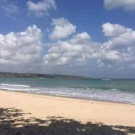 Tanah depan pantai Jimbaran Bali deket bandara Ngurah Ray Bali