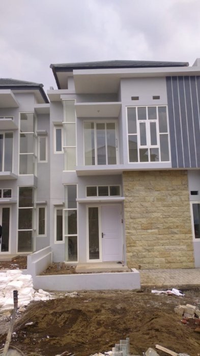 RUMAH 2 LANTAI, LOKASI DEKAT SENGKALING