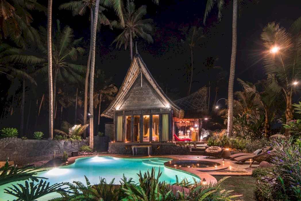 Unique And Stylish Beachfront Villa