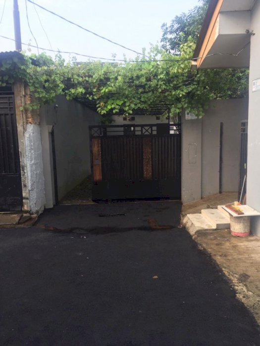 dijual rumah asri non komplek