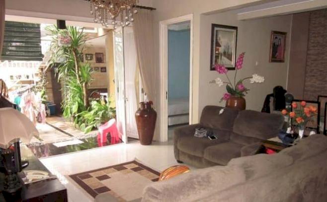 DIJUAL RUMAH HOOK NYAMAN ADA SWIMPOOL DI EMERALD VIEW.BINTARO SEKTOR 9