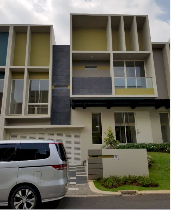 Rumah 2 Lantai Siap huni Mozart Sumarecon Serpong