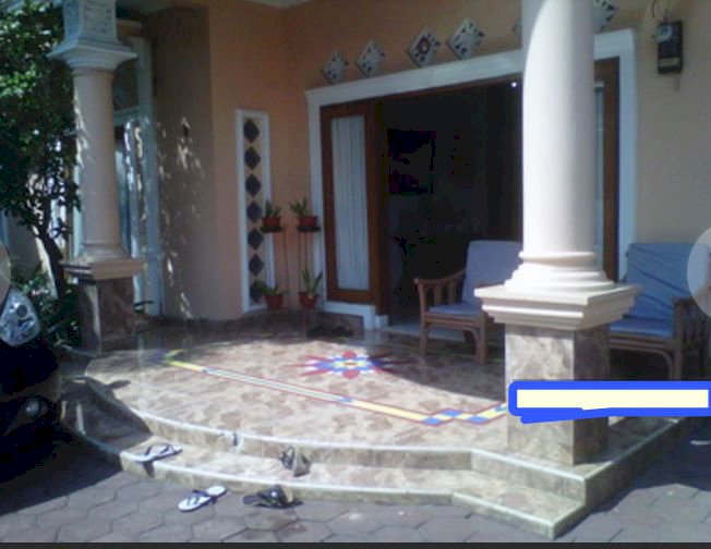 Jual rumah ciledug. Bangunan 10thn. Dekat terminal busway. Nyaman.