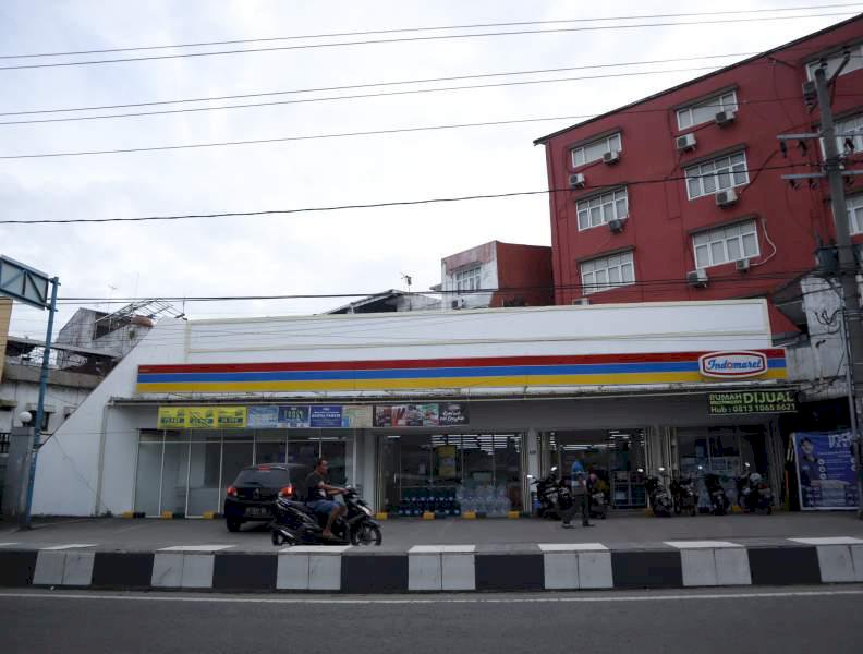 Dijual Rumah untuk Usaha Modern Mart Samping Universitas di Sekip Medan Sumut