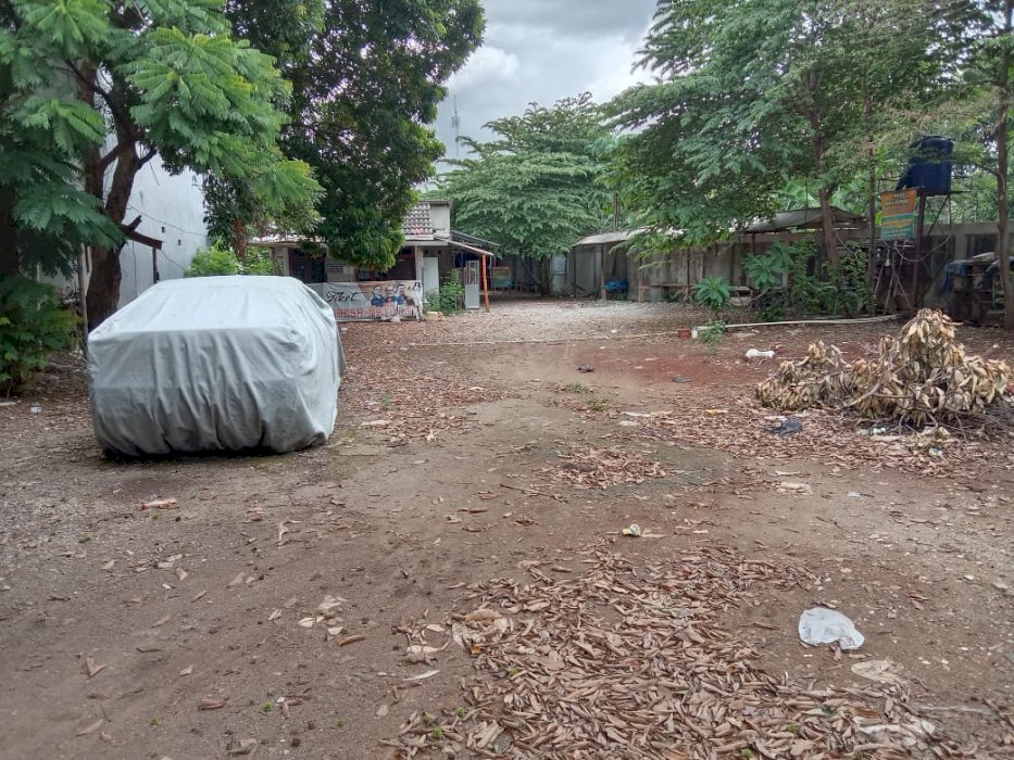 Dijual Tanah Luas Strategis Bonus Rumah Tua di Ciracas Jakarta Timur