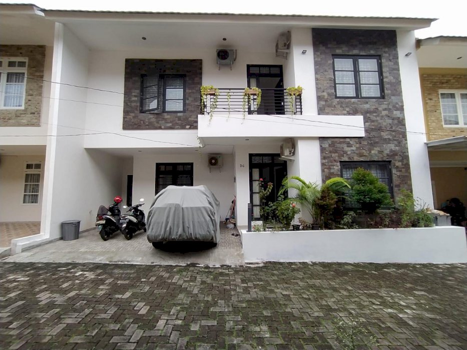 Dijual Townhouse Exclusive Semi Furnish di Jagakarsa Jakarta Selatan