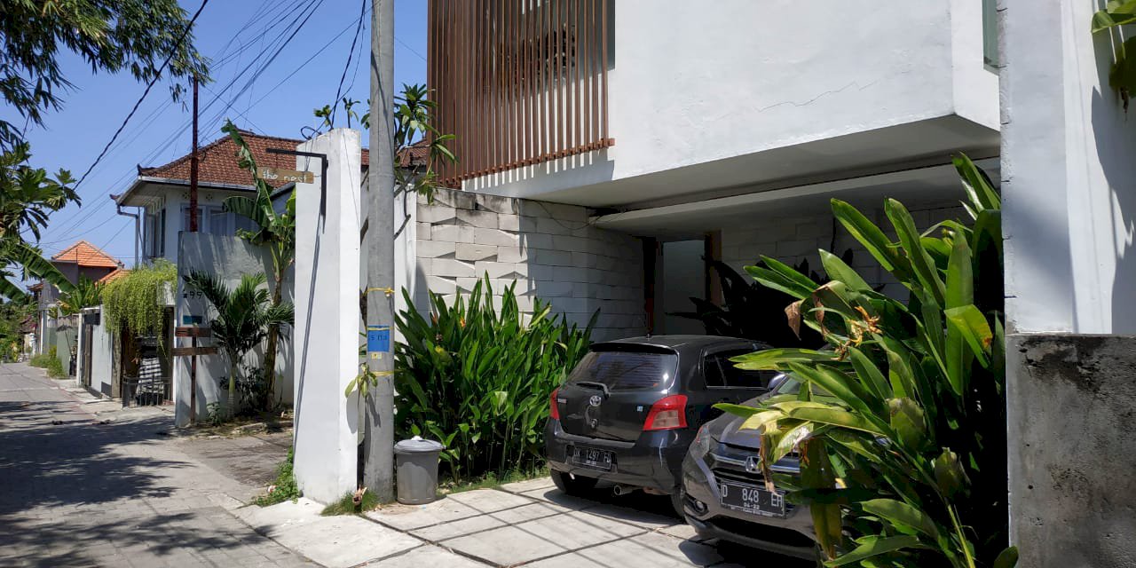 PRIME LOCATION MODERN HOUSE IN BERAWA IDR 3,5 Billion