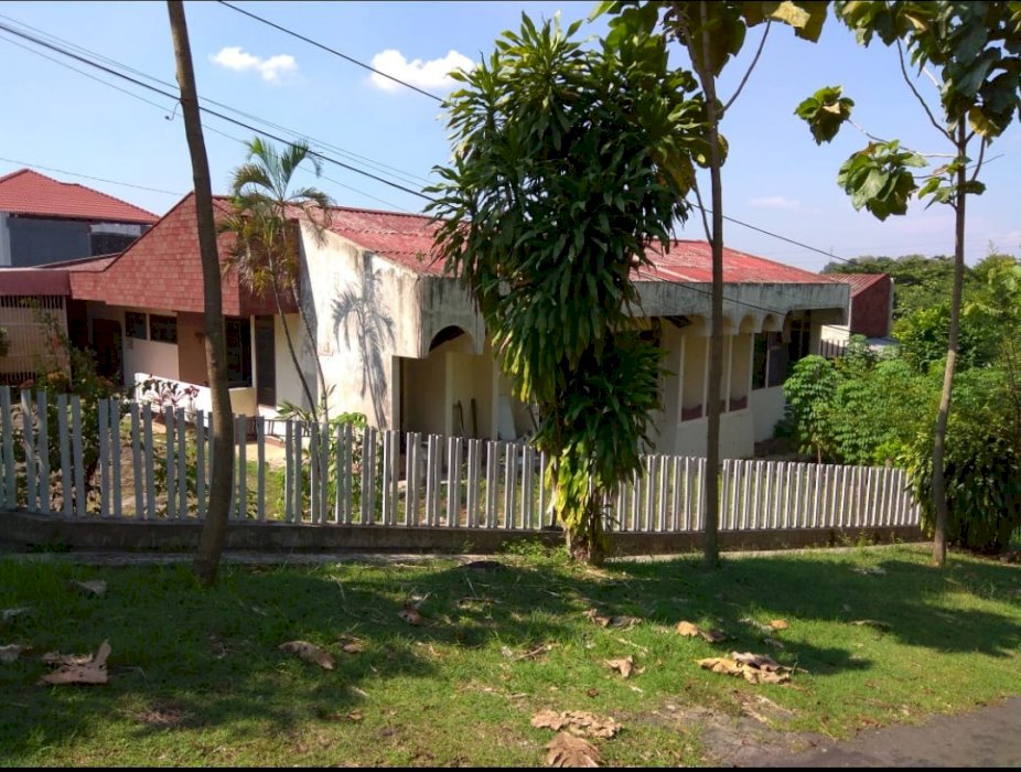 Rumah di Bukit Sari Semarang