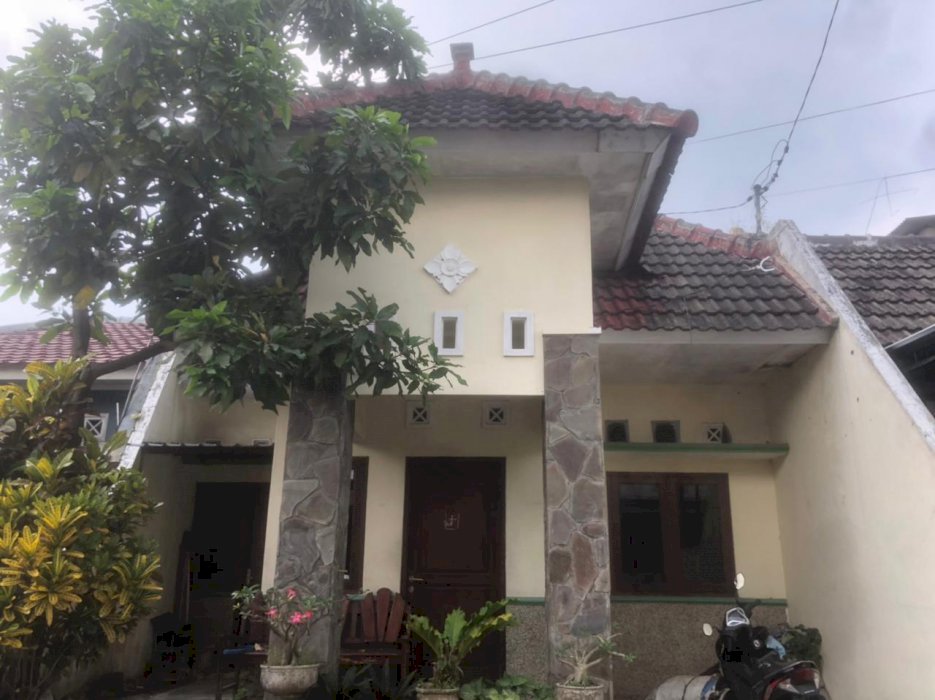 Rumah Second Daerah Bunga Bunga Dekat Suhat Malang