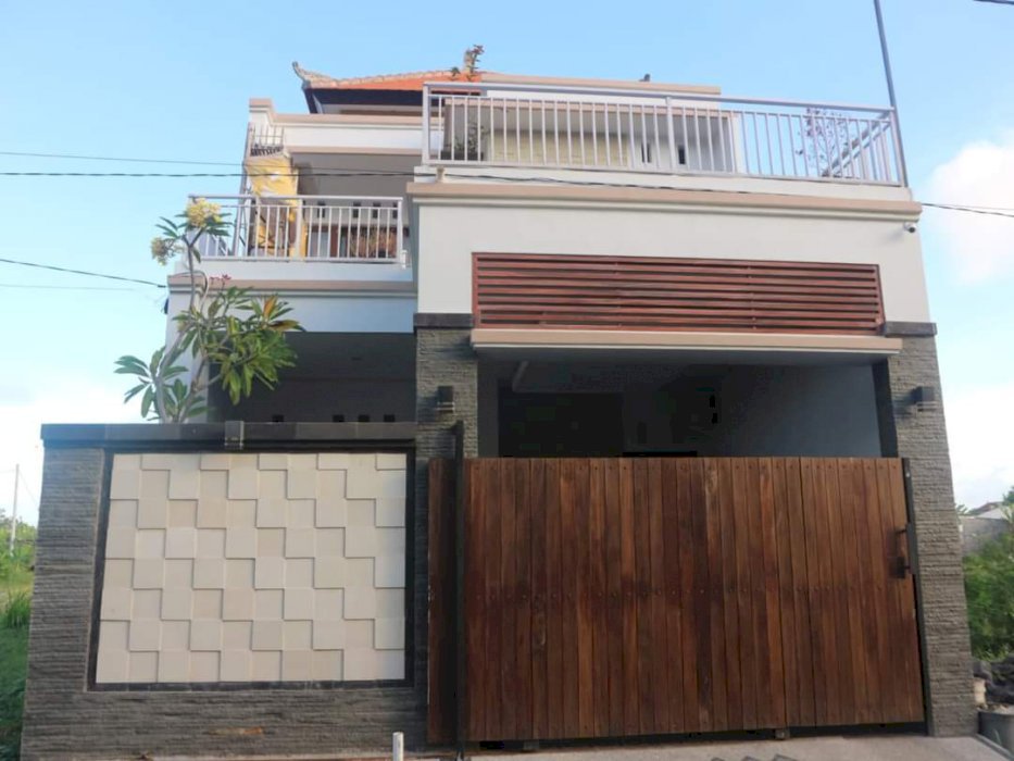 LANTAI 2 MINIMALIS MODERN AREA SEDAP MALAM RENON