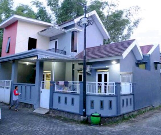 RUMAH SIAP HUNI POSISI HOOK(POJOK), JALAN IKAN SUHAT