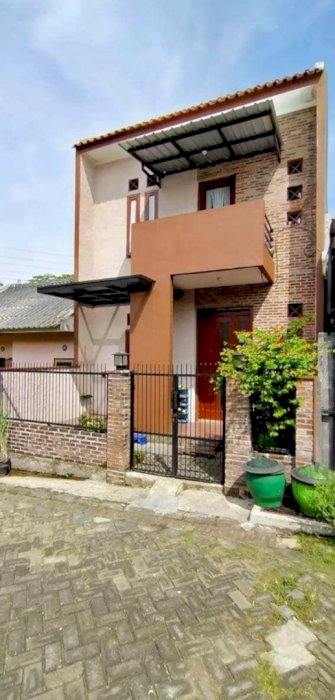 RUMAH MURAH 2 LANTAI  LOKASI SAWOJAJAR