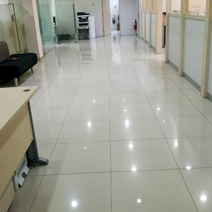 Gedung di jalan protokol Makassar