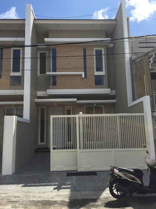 MANYAR TIRTOYOSO RUMAH BARU 2 LANTAI SIAP HUNI