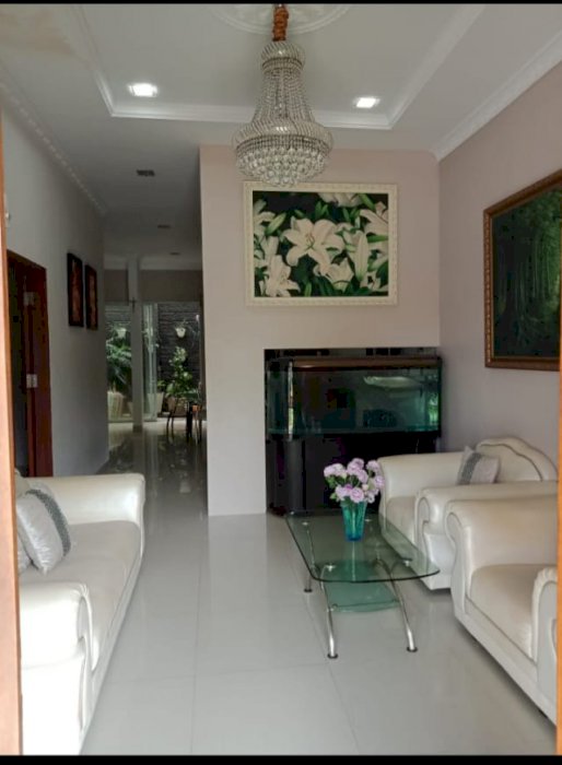 Di jual cepat 1 unit rumah di Bona Vista 2Â½ lantai