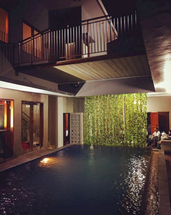 Rumah 2 Lantai dengan kolam renang dekat Panakukang dan Petarani