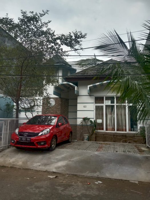 For Sale Rumah Depok dengan Kolam Renang