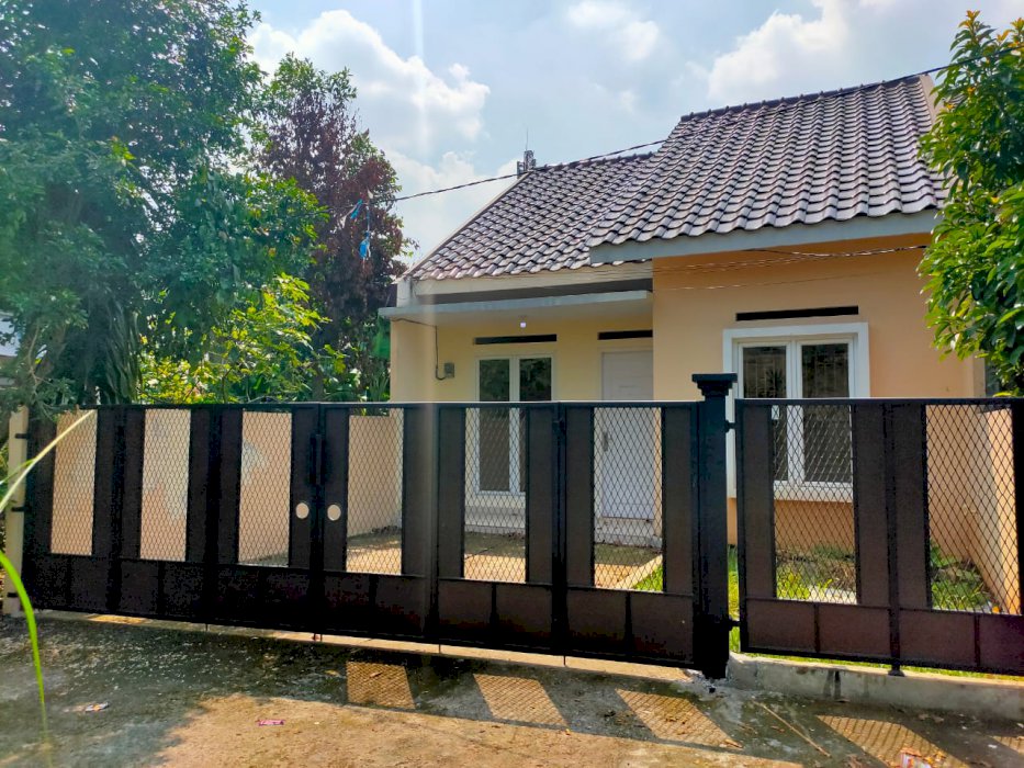 Rumah baru siap huni ditanah baru depok