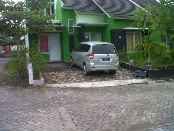 Rumah disewakan,  lingkungan nyaman dekat bandara semarang