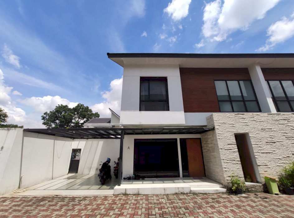 Dijual Rumah Second Dalam Cluster di Jln Kebagusan 4 Jakarta Selatan