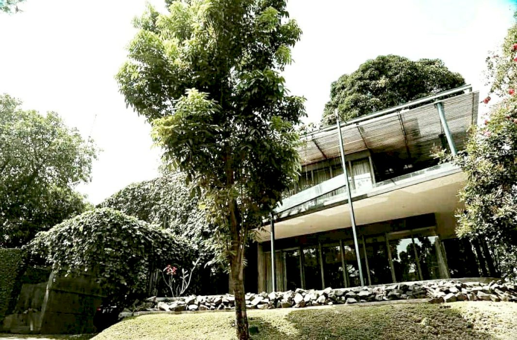 Rumah Modern Jatipadang