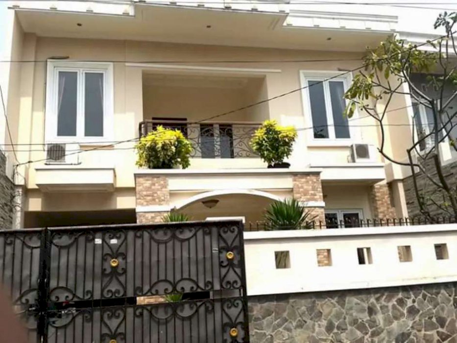 DI JUAL RUMAH DI RAWAMANGUN HARGA MURAH DAN LOKASI YANG STRATEGIS