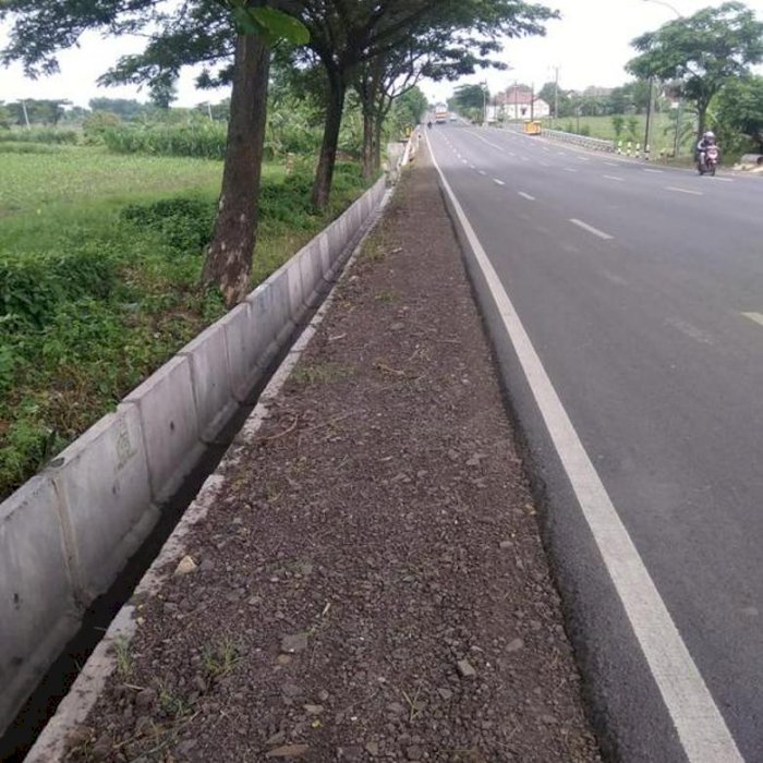 Tanah istimewa dekat kilang minyak tuban