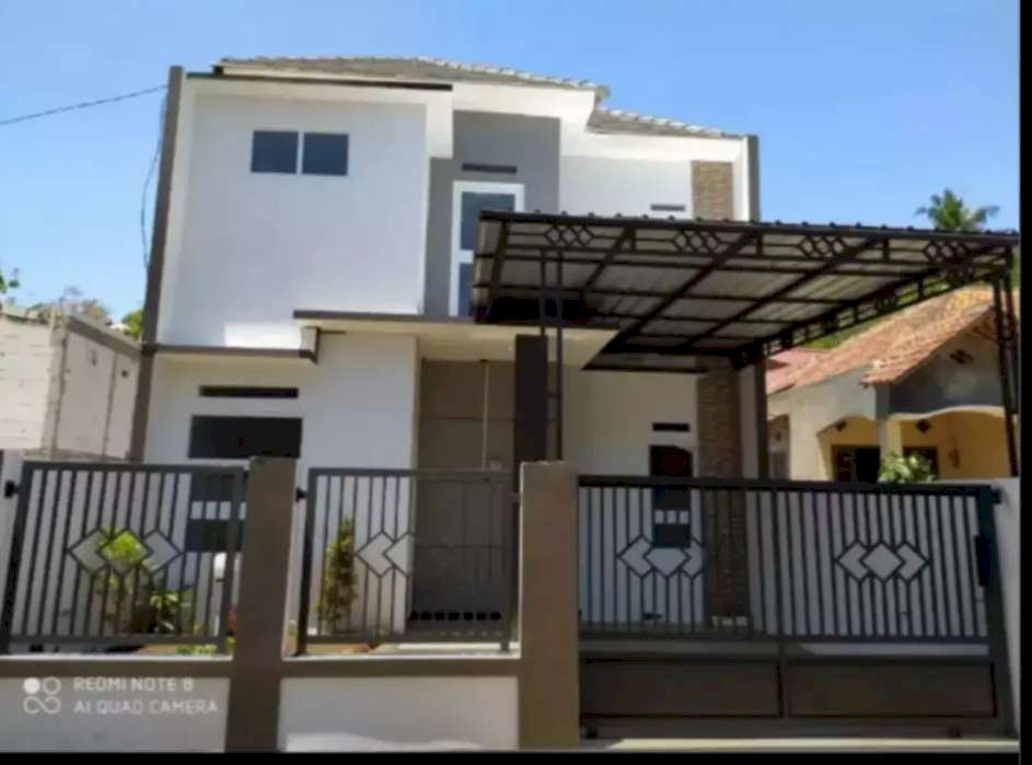Jual Rumah 2Lt Minimalis