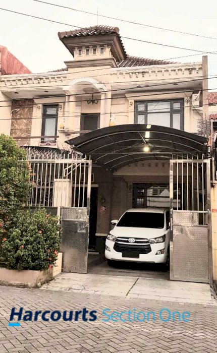 Rumah Dekat Pusat Pembelanjaan Jl Satelit Surabaya