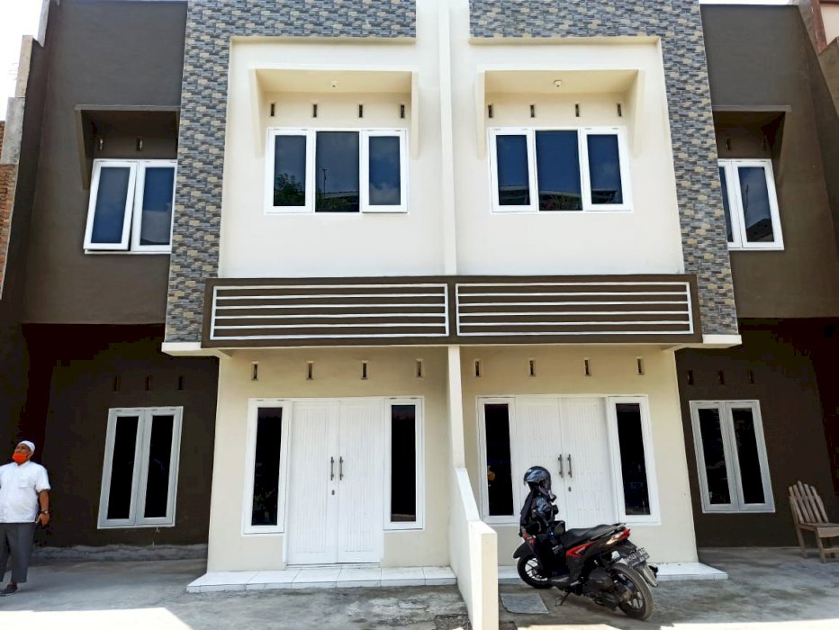 Rumah Model Townhouse di Gaperta Ujung / Klambir V