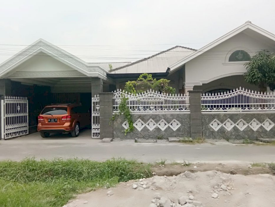 RUMAH MEWAH.LUAS,SEJUK,ASRI. JLN.PASAR 2 SETIABUDI