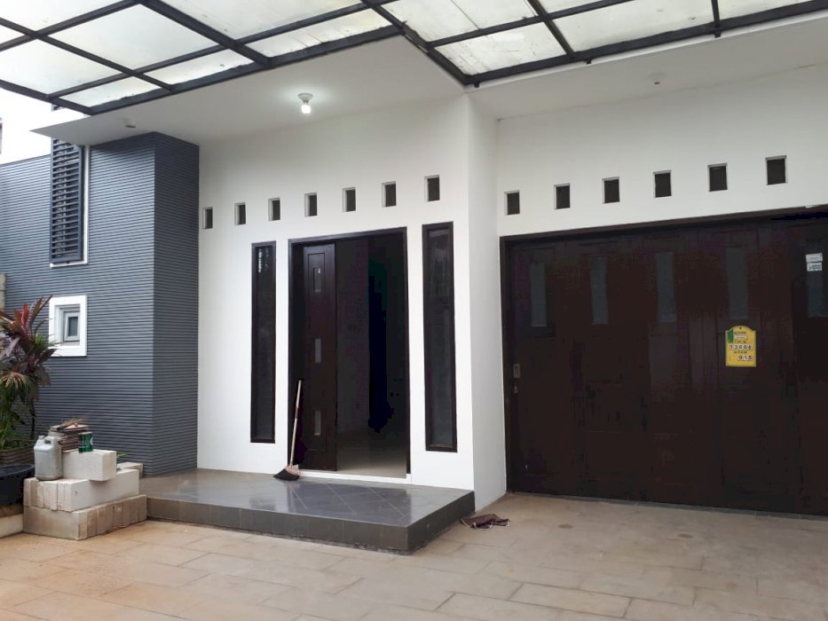 DISEWAKAN RMH 2 Lt di Jl.Timo Residence Duren Tiga Komp. PLN ,Jakarta Selatan